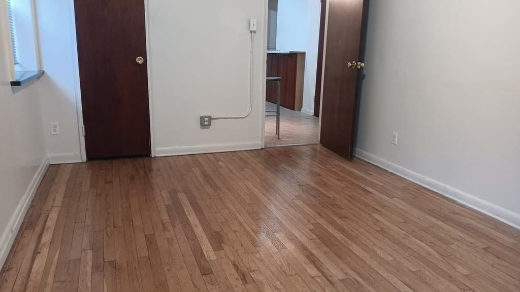 2638 E 24th St Unit 1F