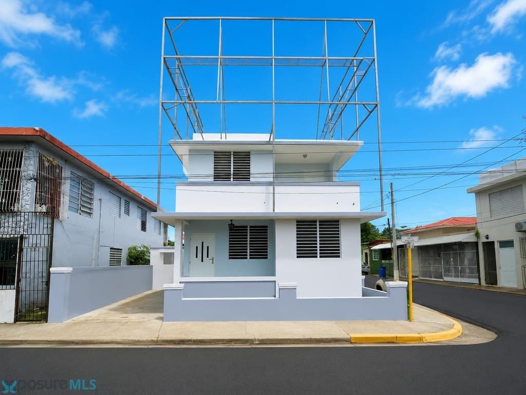 81 Calle Virginia