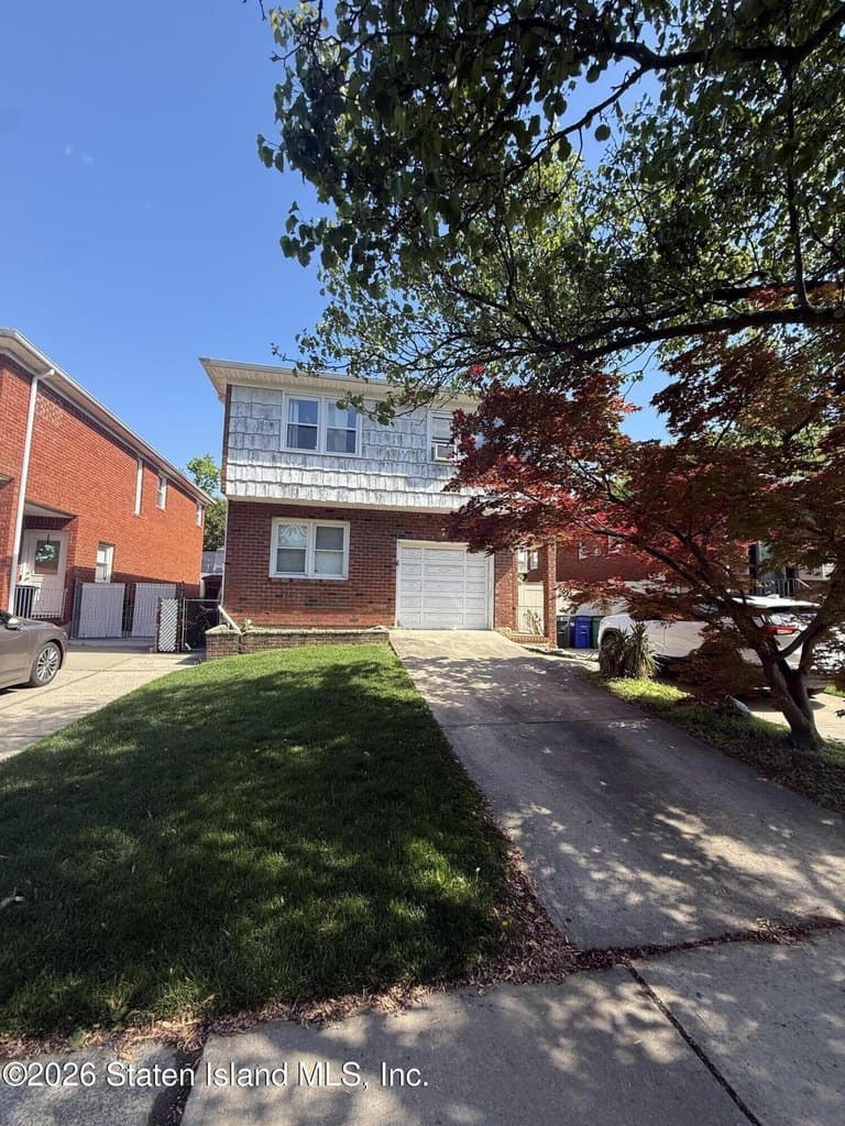 76 Valdemar Ave Unit 2