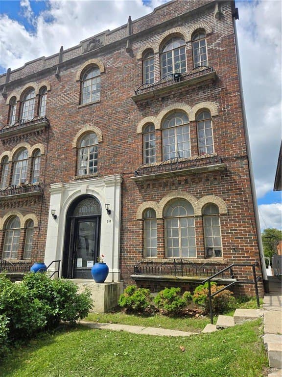 218 S 15th St Apt 11