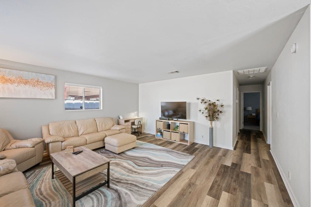 1237 Lenrey Ave
