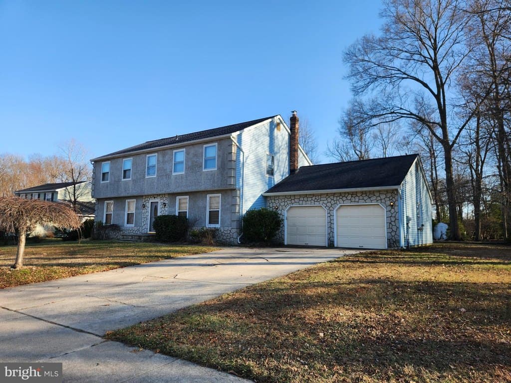 4 Oriole Dr