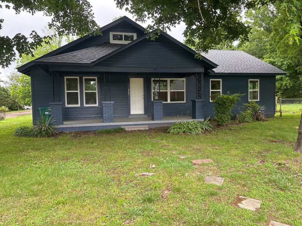 201 Arrowhead St