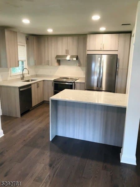19 Hewetson Rd