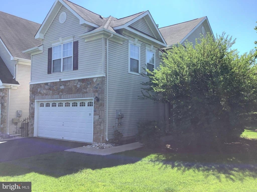 51 Heath Ct
