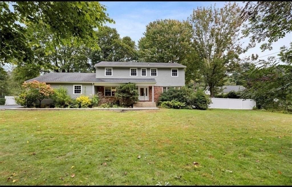 240 Plainview Rd