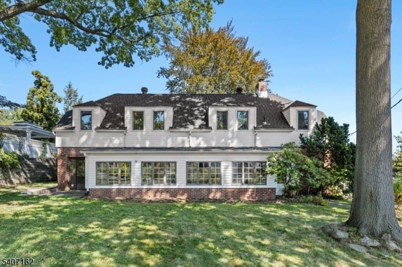 16 Lynn Dr