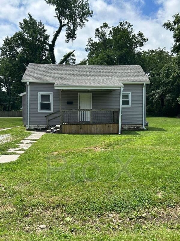 1105 W 2nd St