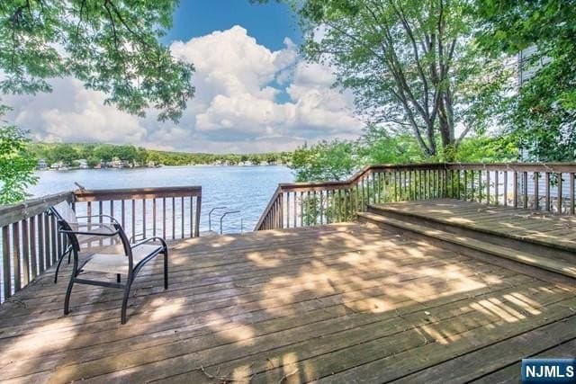 21 E Shore Rd
