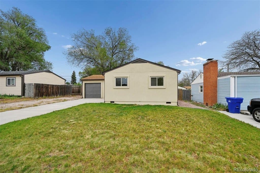 309 Redwood Dr