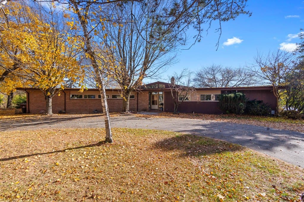 4105 Riverview Dr