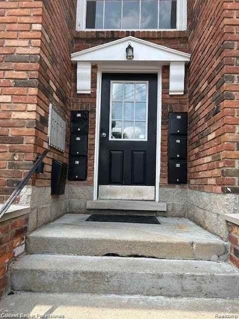 31831 Grand River Ave