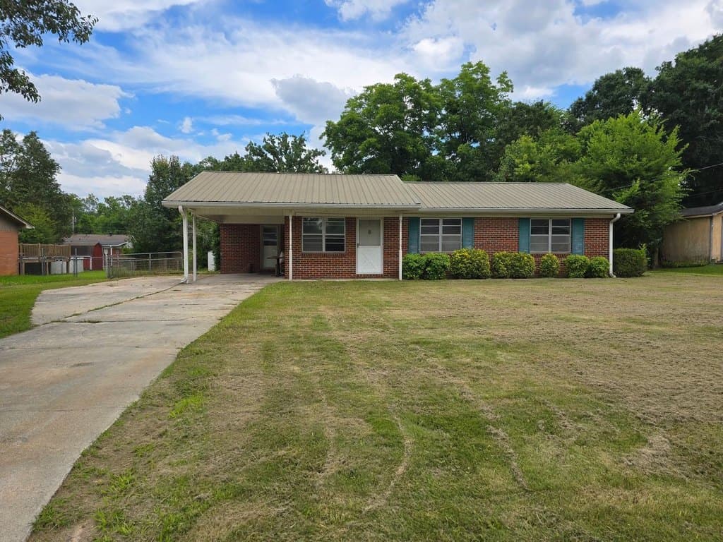 10 Lindsey Dr NW