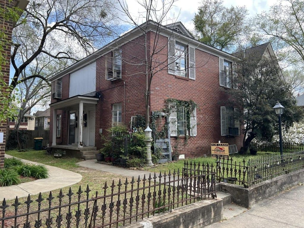 1417 Center St