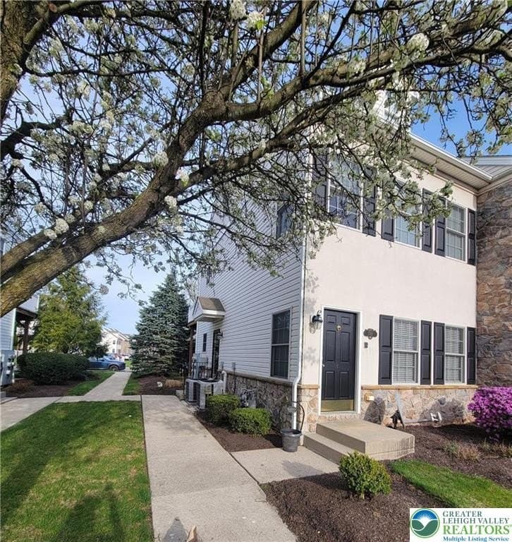 1783 Chateau Pl Apt A
