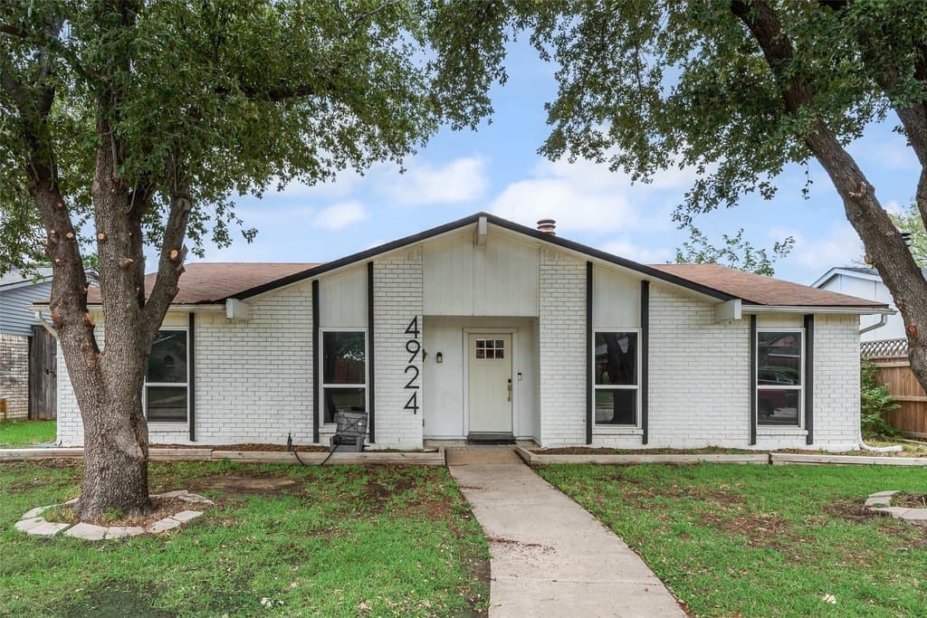 4924 Wagner Dr