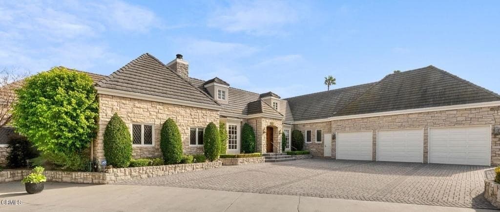 1401 Glen Oaks Blvd