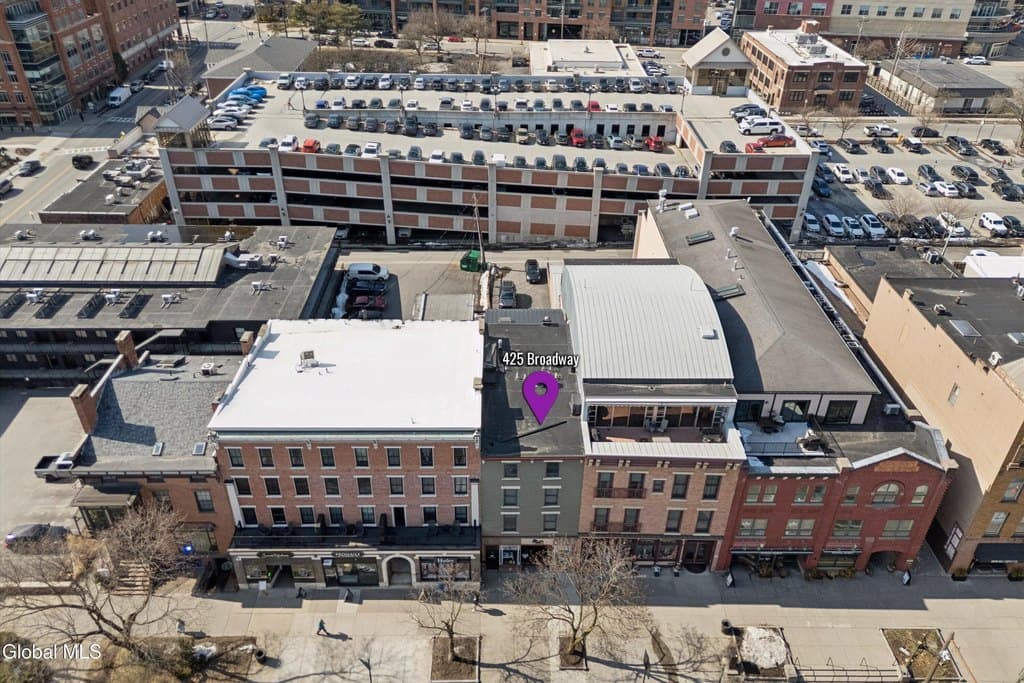 425 Broadway Apt 3