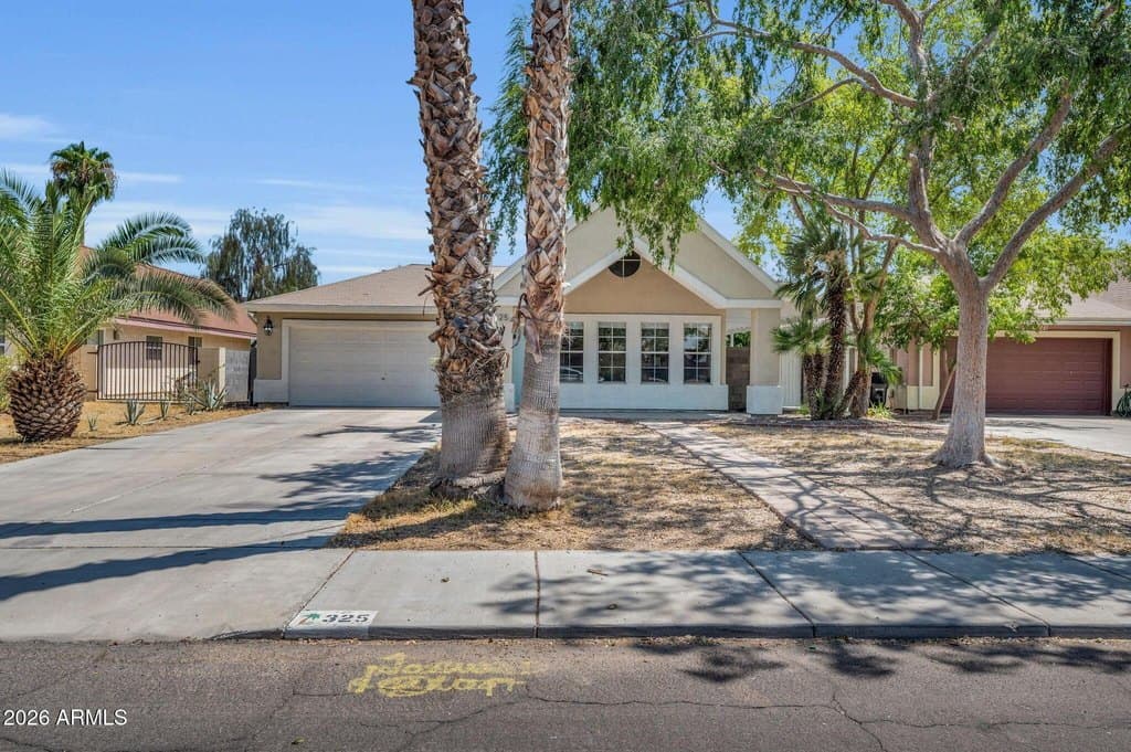 325 E Mitchell Dr