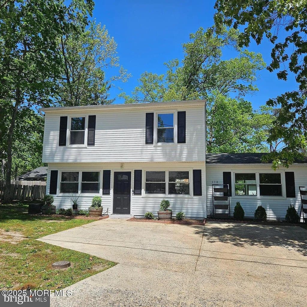 110 Harwich St