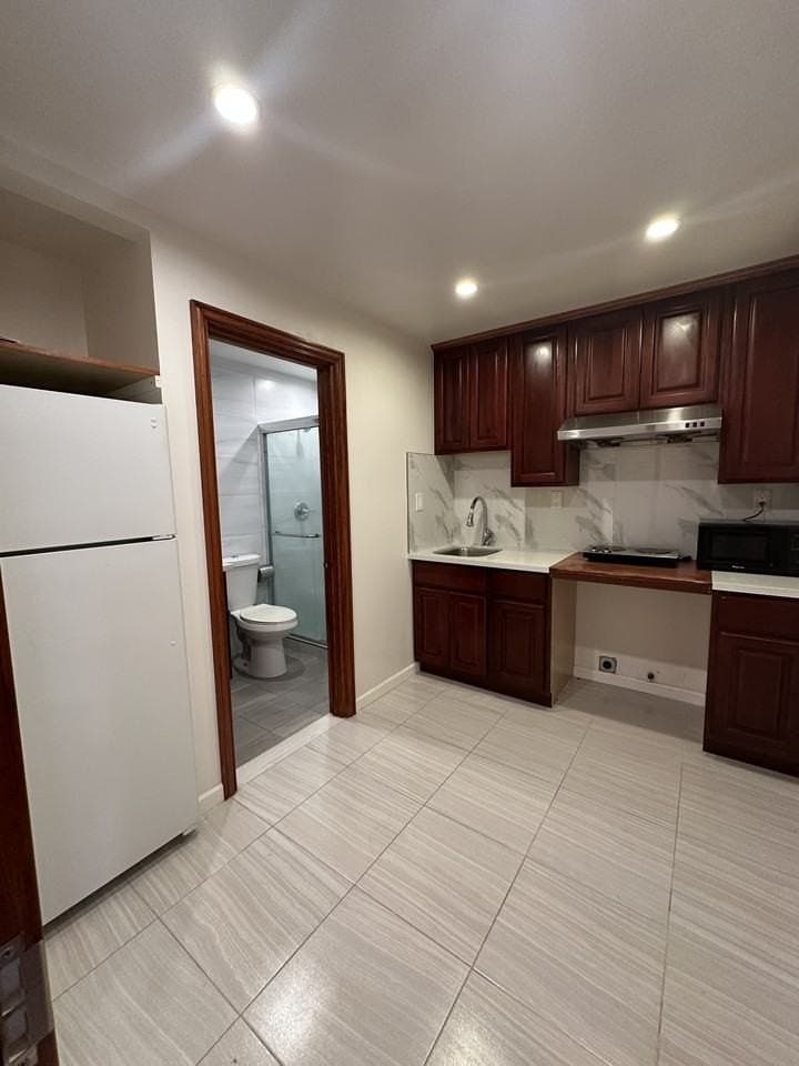 137 Miriam St