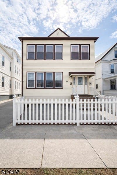 19 Burgess Pl