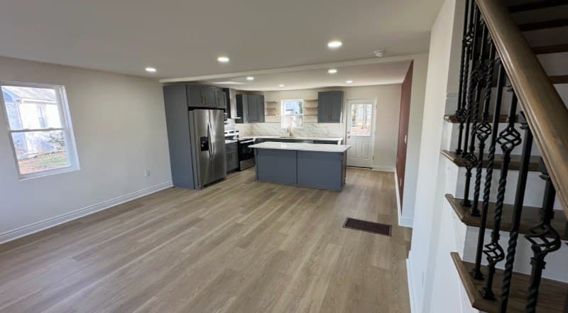 805 Kenyon Ln