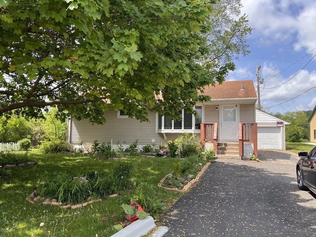 1724 Green Bay Rd