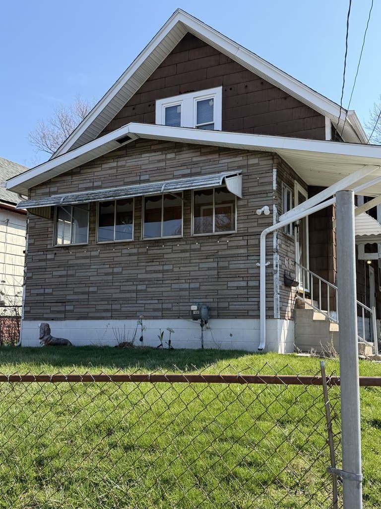 68 N Shirley St