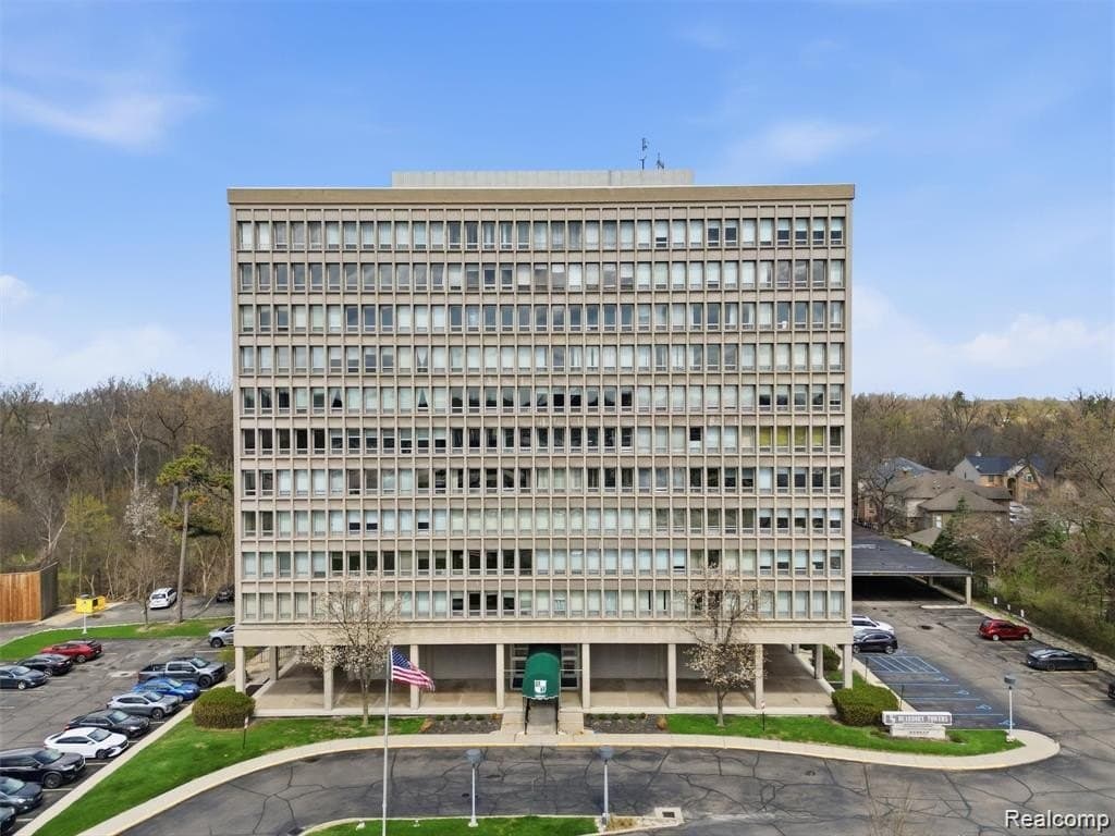 22700 Garrison St Apt 604