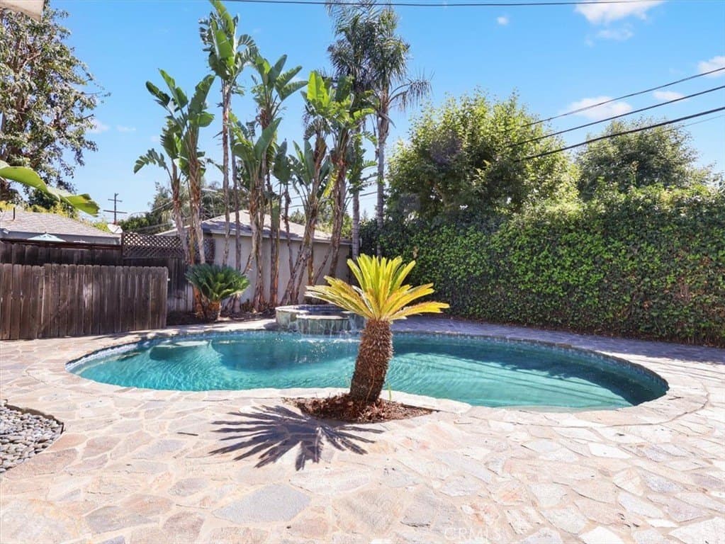 15460 Sylvan St