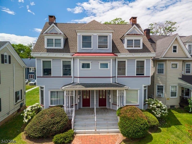 30 Sussex Ave Unit 1