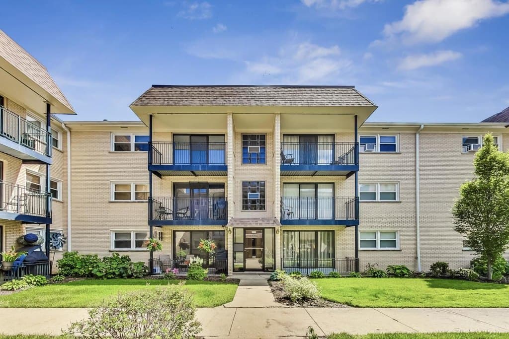 6563 N Harlem Ave Apt 3E