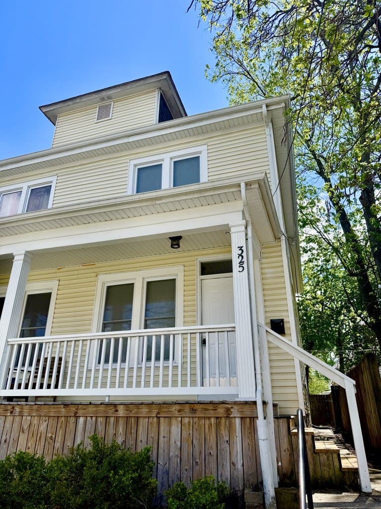 325 Clinton St
