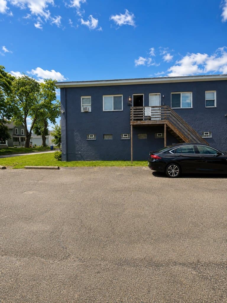 1045 Leona Ave Apt A