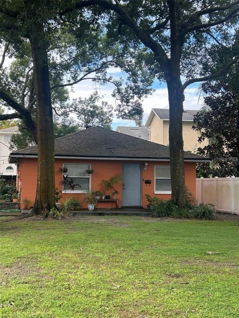 1332 N Fern Creek Ave