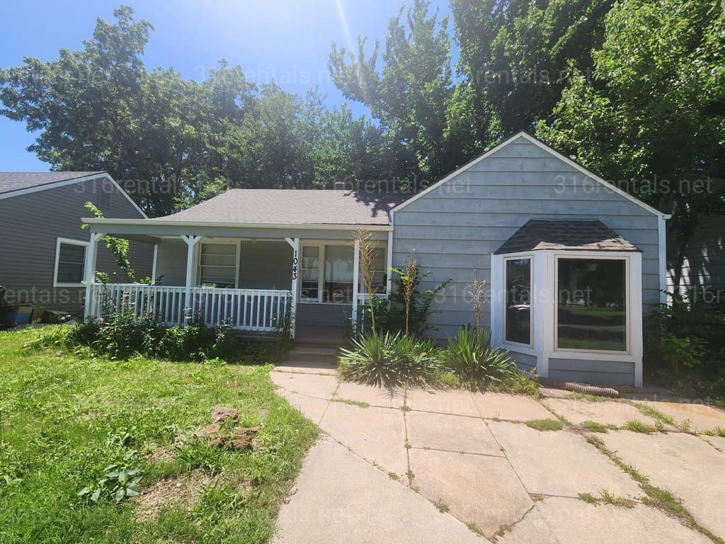 1043 N Dellrose Ave