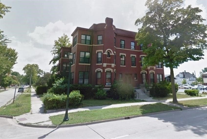 814 Center Ave Apt G