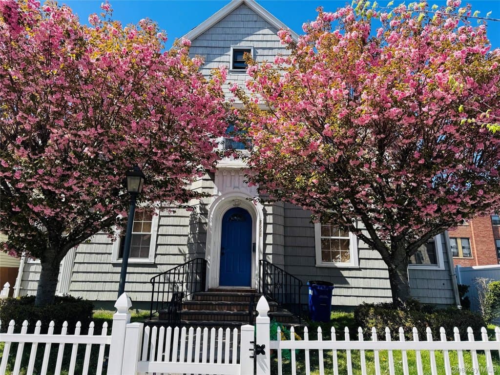 8928 207th St Unit 2