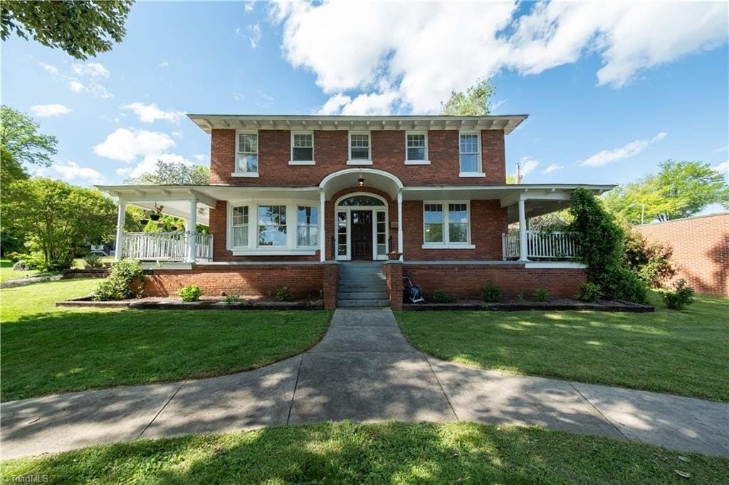 226 Main St
