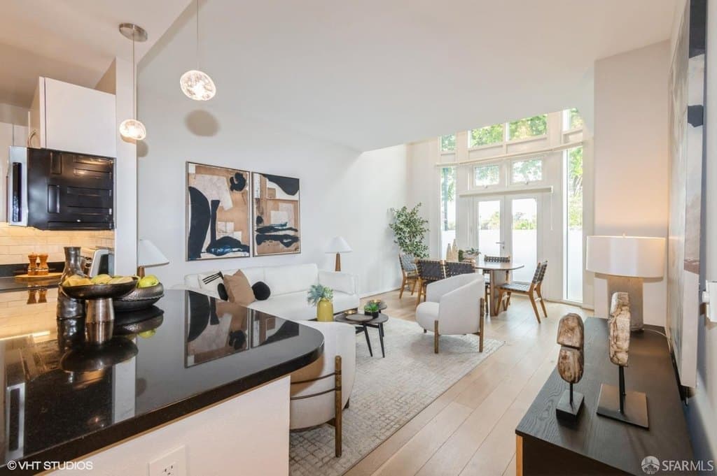 88 King St Unit 104