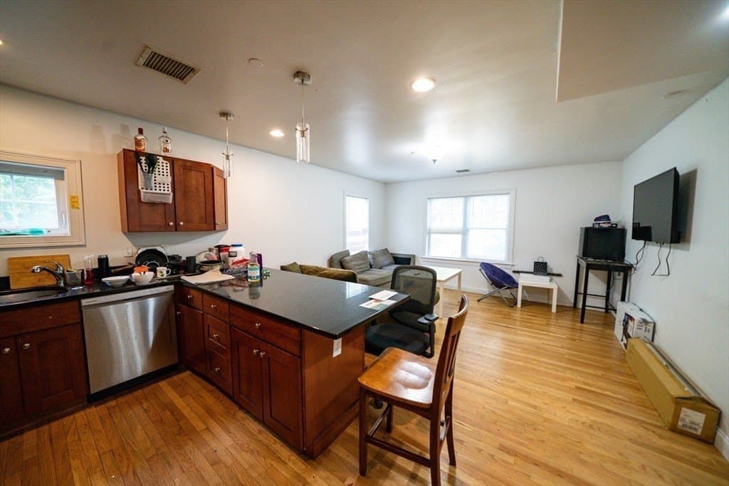 63B Circuit St Unit 63B