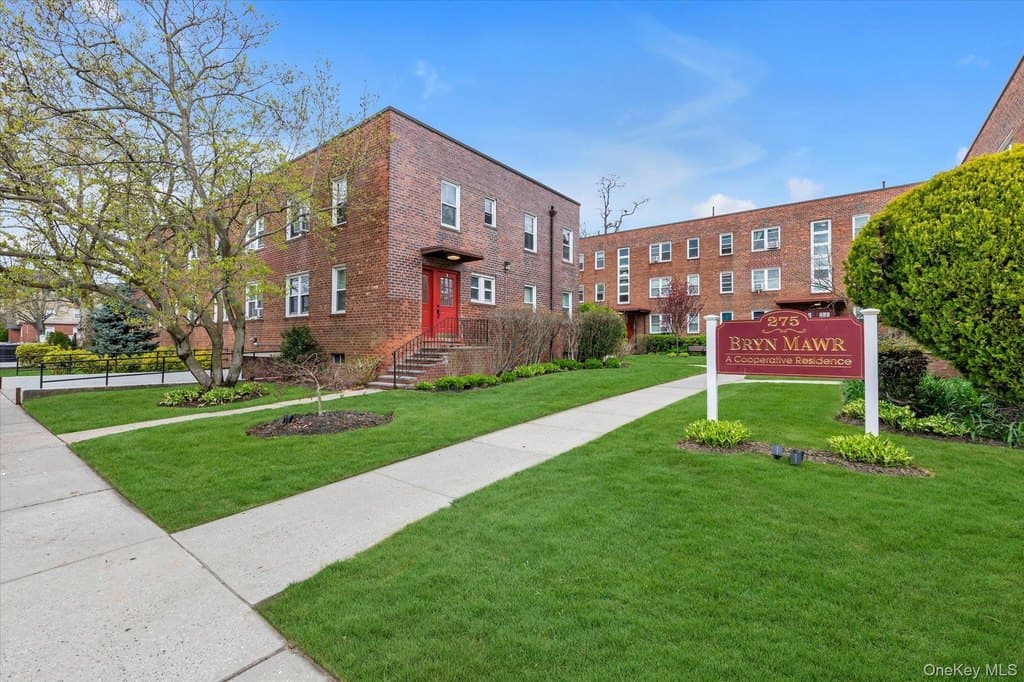 275 Maple Ave Unit D6