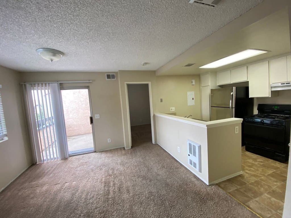 879 W San Ysidro Blvd Unit 6