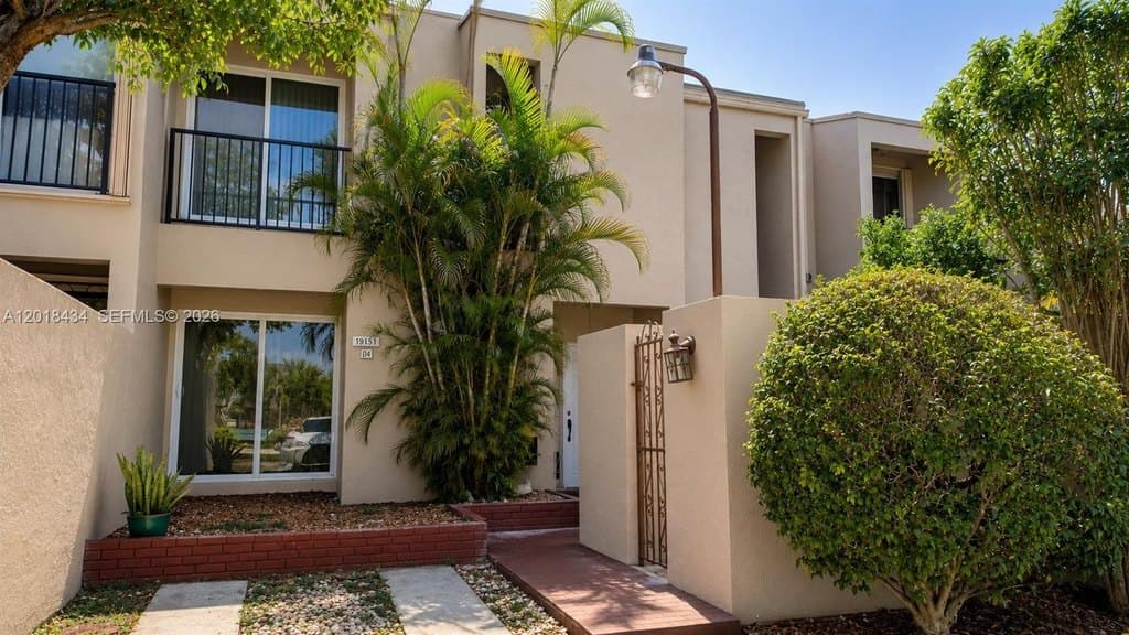 9155 Fontainebleau Blvd Apt 6