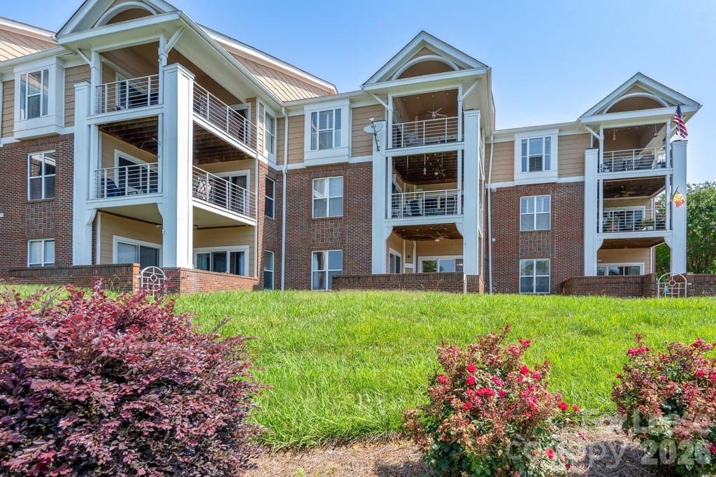 18511 Harborside Dr