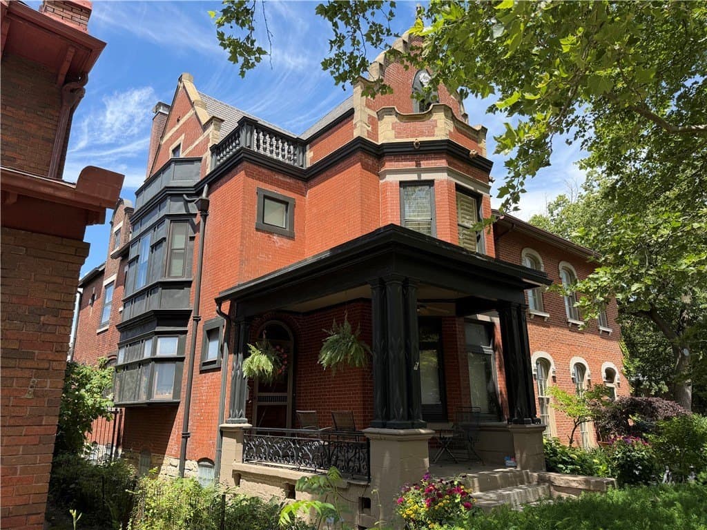 23 Van Buren St