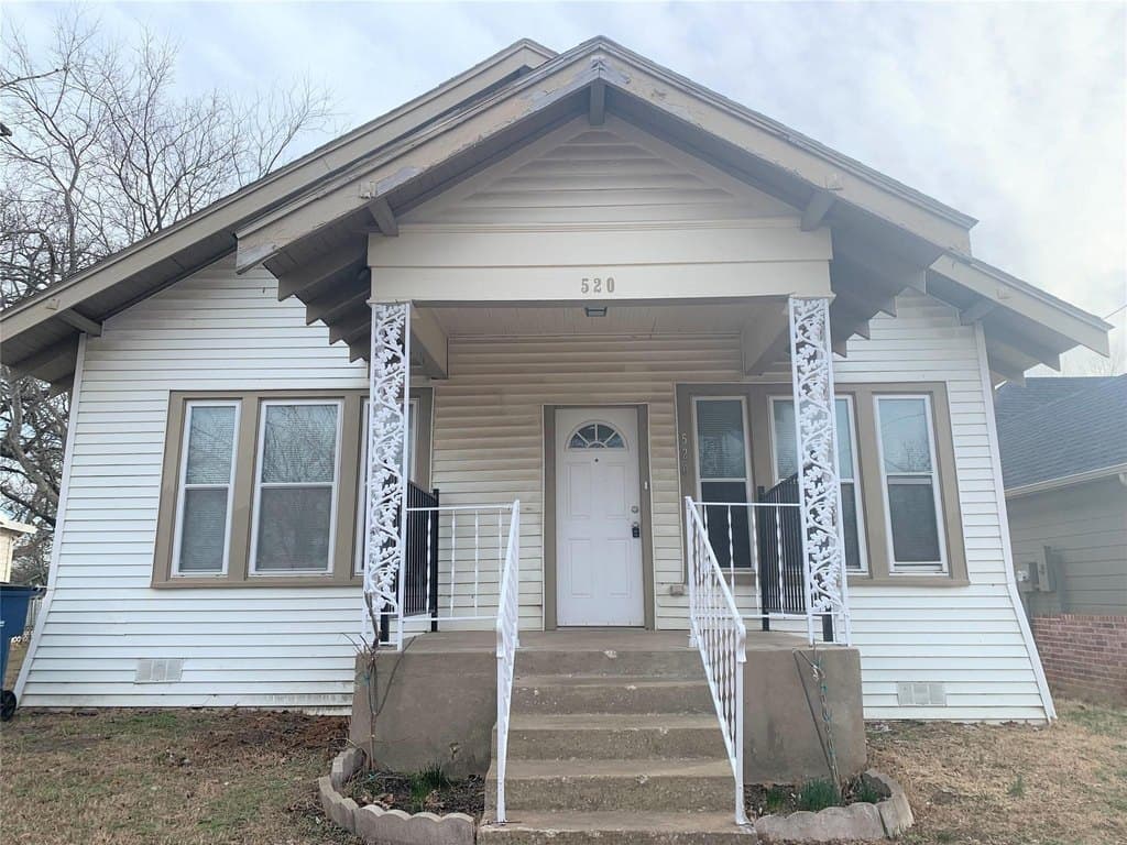 520 E Day St