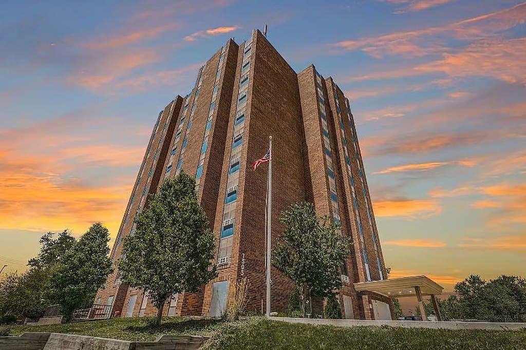 EMR Apartments