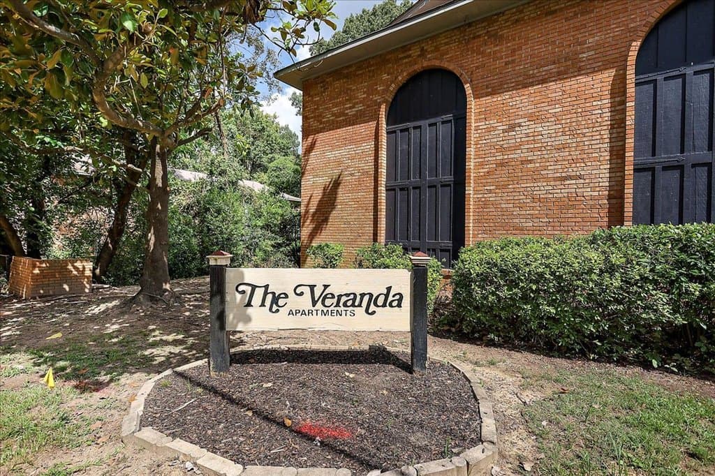 The Veranda Apartments, 1140 Greymont Avenue